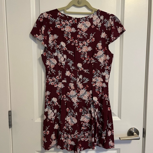 Forever 21 Floral Romper - Picture 4 of 4